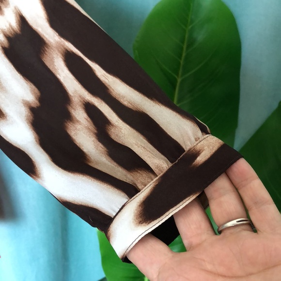 Chico’s animal print top! - Picture 4 of 12